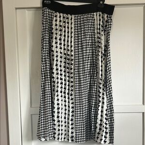 New York & Company Black and White Midi A-Line Skirt